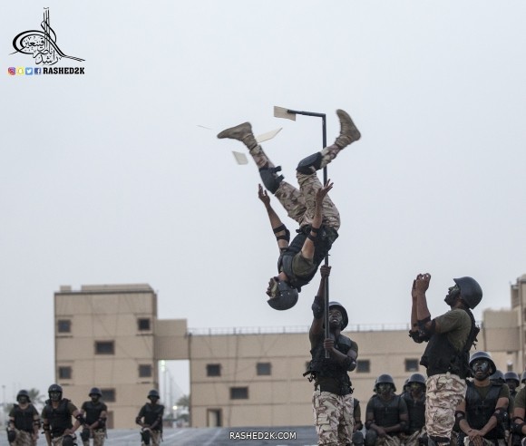 استعراض القوات الخاصة